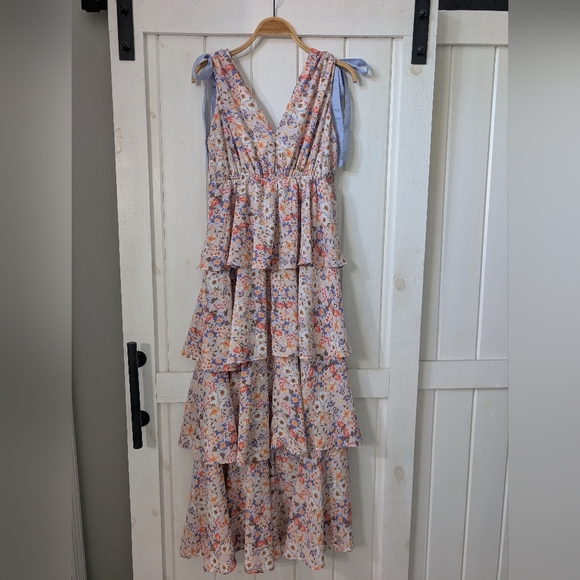 Floral Tiered Maxi Dress - Picture 9 of 12
